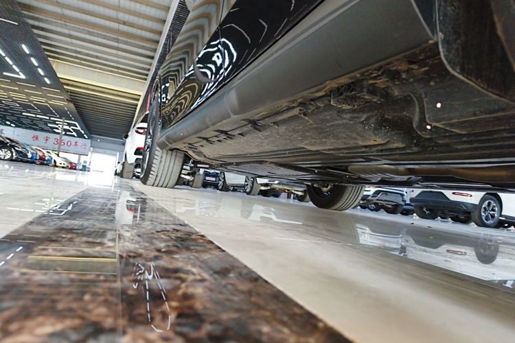 奔驰GLC 2025款 改款 GLC 260 L 4MATIC 豪华型局部细节9002