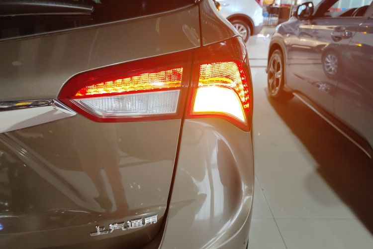 别克 昂科威 2019款 20T 两驱精英型 国V车身外观9