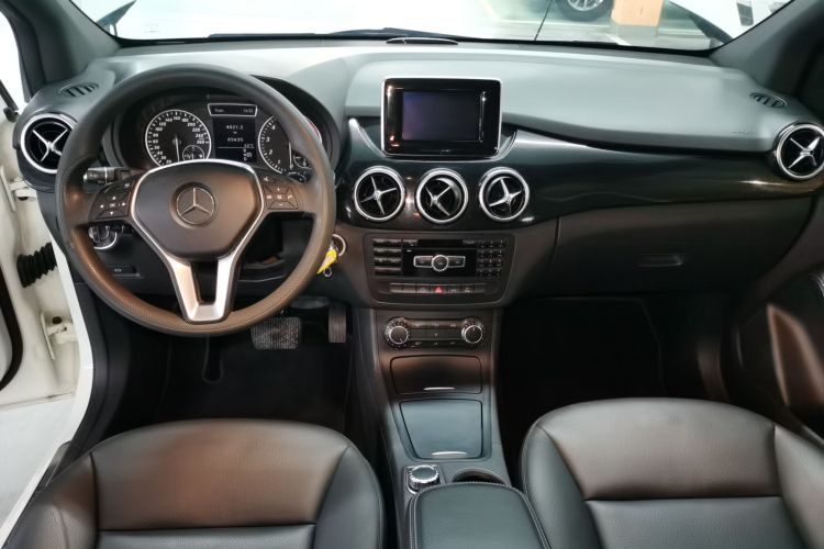 奔驰B级 2012款 B 180中控内饰7002