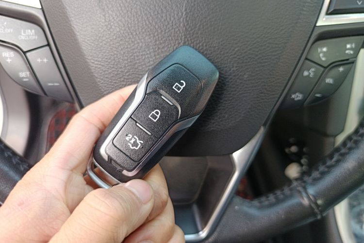 福特 蒙迪欧 2013款 2.0L GTDi200豪华型中控内饰11