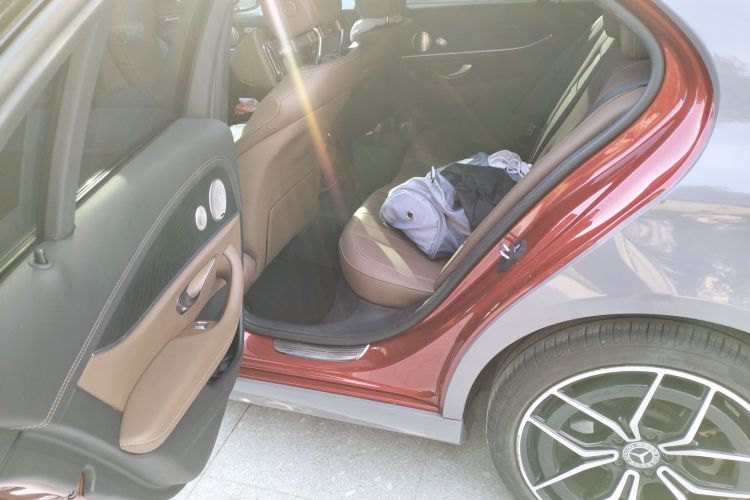 奔驰E级(进口) 2021款 改款 E 300 运动版中控内饰21