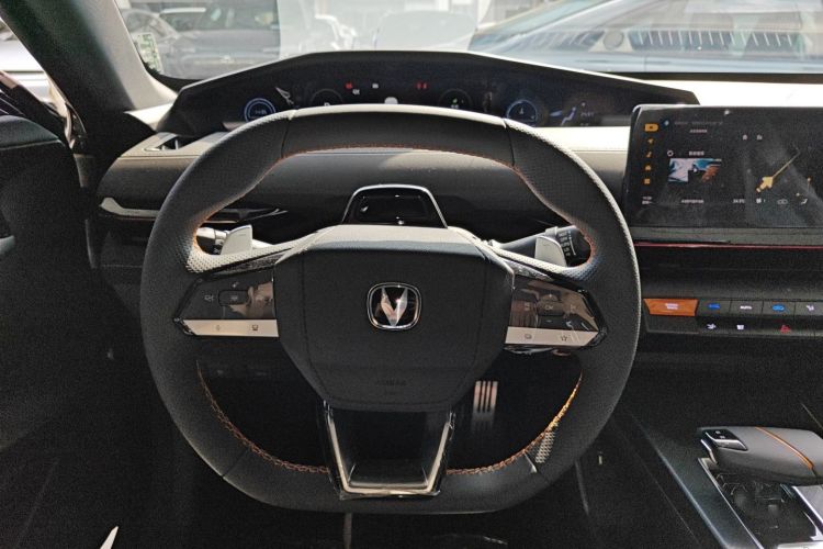 长安UNI-V 2024款 1.5T 尊贵运动型局部细节13