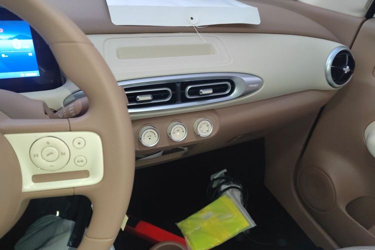 五菱汽车 宏光MINIEV 2025款 四门版 进阶款中控内饰16