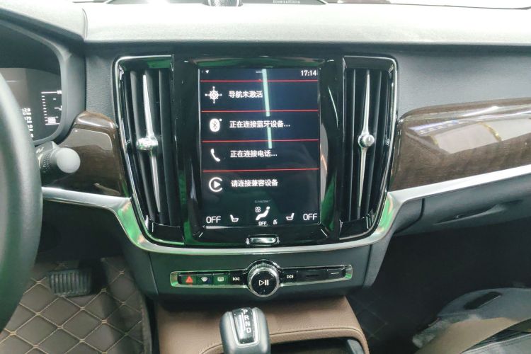 沃尔沃S90 2018款 T4 智远版中控内饰16