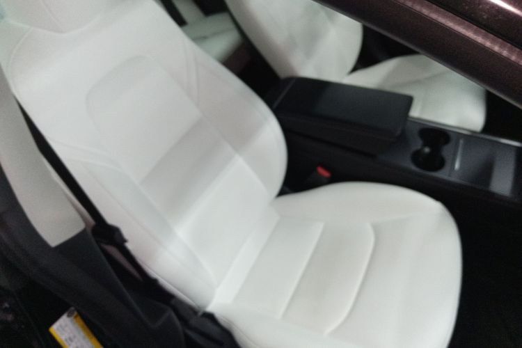 特斯拉 Model 3 2022款 后轮驱动版局部细节41