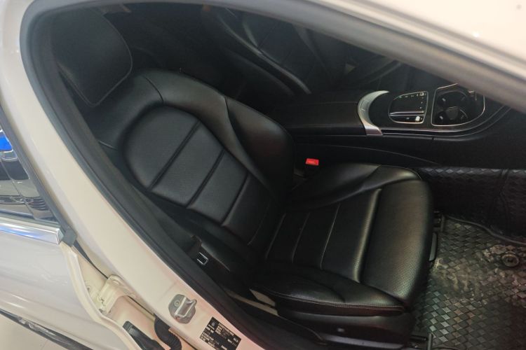 奔驰C级 2019款 C 180 L 时尚型运动版局部细节41