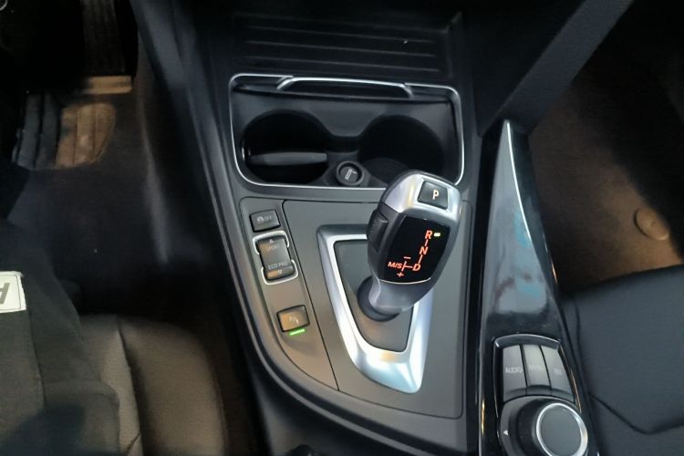 宝马3系 2017款 320Li 时尚型局部细节18