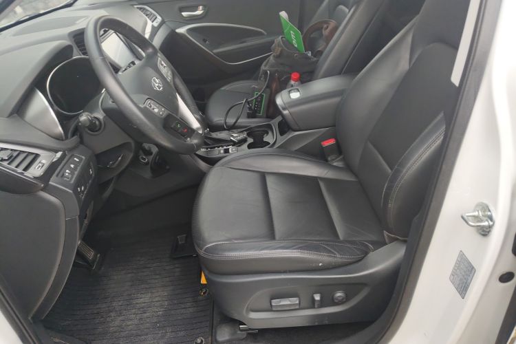 现代 胜达 2015款 2.0T 自动四驱智能型 7座局部细节19