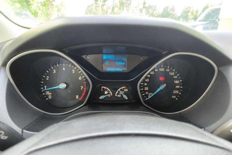 福特 福克斯 2015款 三厢 1.6L 自动舒适型局部细节14