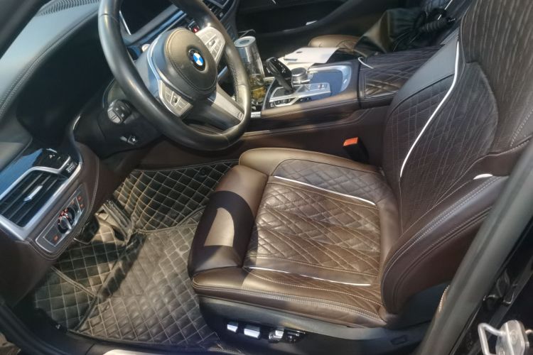 宝马7系 2019款 改款 740Li 尊享型 M运动套装局部细节19