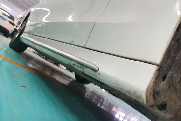 奔驰C级 2019款 C 260 L 运动版局部细节9001