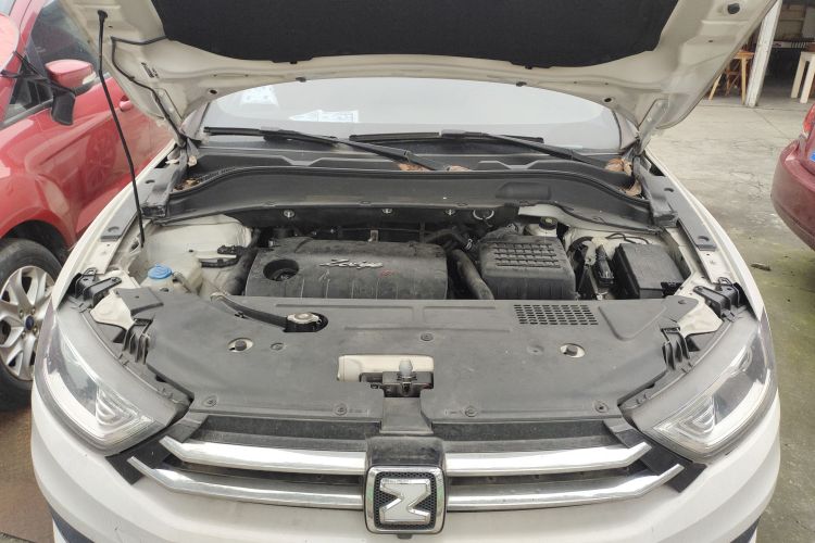 众泰SR7 2016款 1.5T CVT魔方之路版 国V机舱底盘24