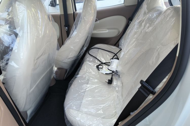 五菱汽车 宏光MINIEV 2025款 四门版 进阶款中控内饰7004