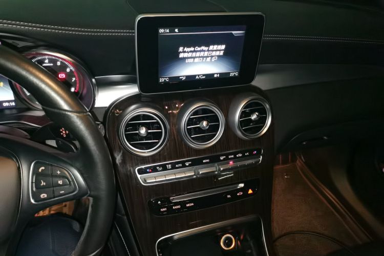 奔驰GLC 2018款 改款 GLC 260 4MATIC 动感型中控内饰16