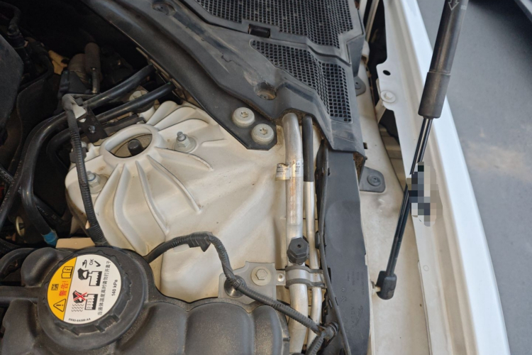 捷豹XEL 2019款 2.0T 200PS 豪华版局部细节9007