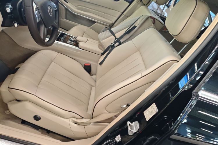 奔驰E级 2015款 改款 E 200 L中控内饰19