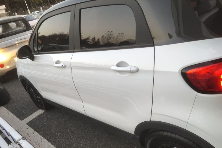 零跑汽车 零跑T03 2025款 310舒享版车身外观4