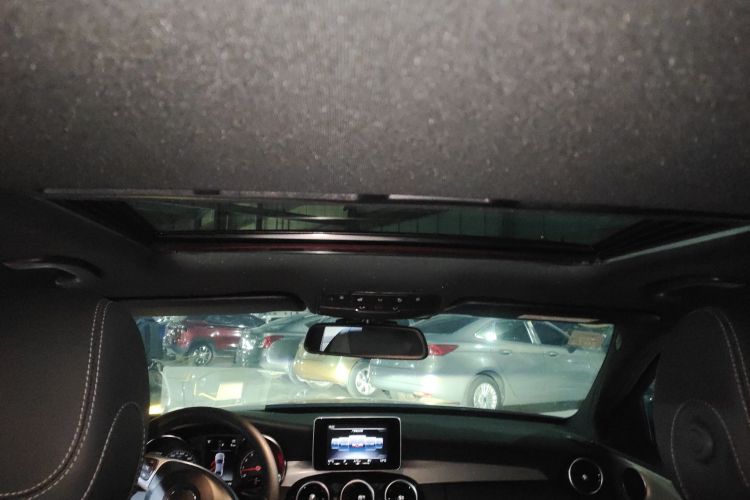 奔驰C级 2018款 C 200 运动版局部细节22