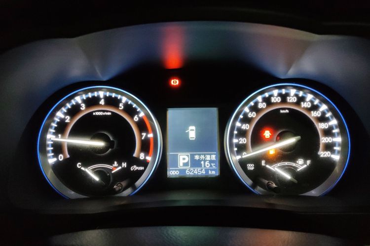 丰田 汉兰达 2015款 2.0T 两驱精英版 5座中控内饰14