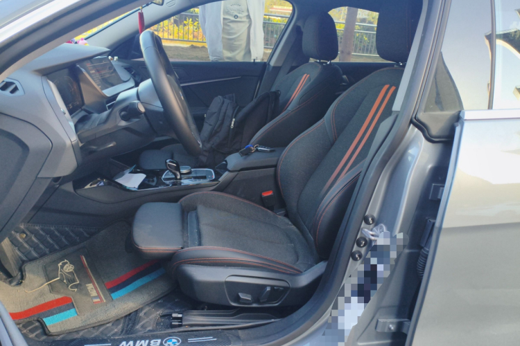 宝马2系(进口) 2023款 225i 四门轿跑车 M运动套装中控内饰19