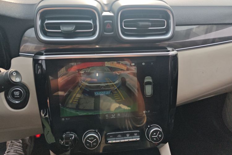 领克02 2019款 高能版 2.0T 自动两驱耀版 国VI中控内饰16