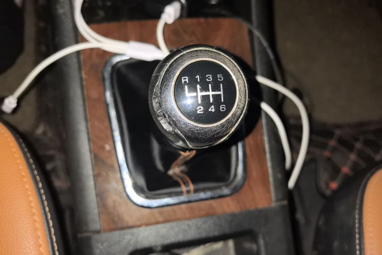 北汽威旺S50 2016款 1.5T 手动欢动精英型中控内饰18