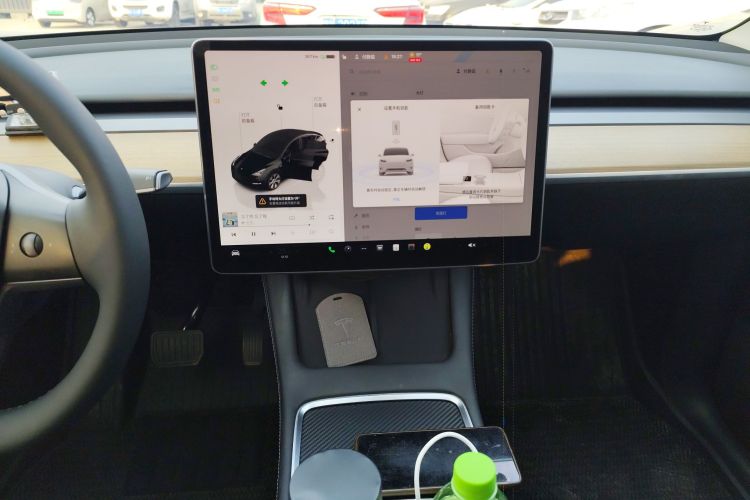 特斯拉 Model Y 2022款 后轮驱动版中控内饰16