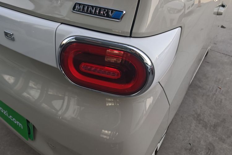 五菱汽车 宏光MINIEV 2024款 第三代 215km 进阶版车身外观9