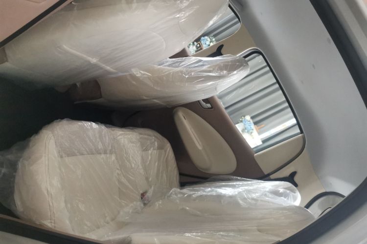 五菱汽车 宏光MINIEV 2025款 四门版 进阶款中控内饰7004