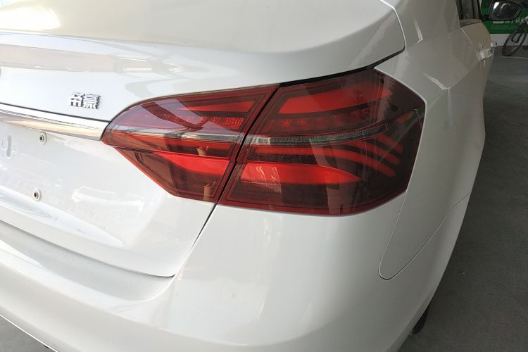 吉利汽车 帝豪 2018款 1.5L CVT向上互联版车身外观9