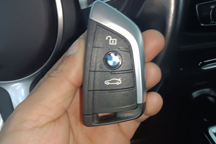 宝马1系 2022款 120i M运动曜夜版中控内饰7001