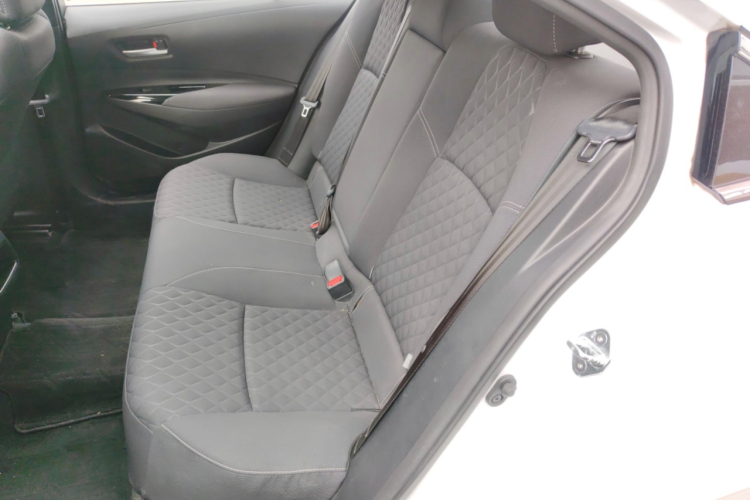 丰田 亚洲狮 2023款 2.0L 精英版中控内饰7004