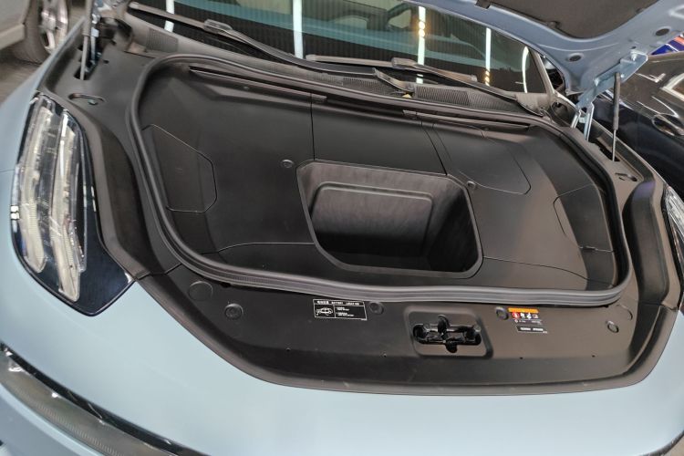 极氪001 2022款 超长续航双电机 YOU版机舱底盘24