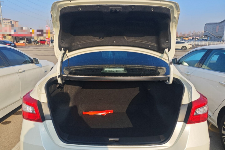 日产 轩逸 2024款 经典 1.6XE CVT舒适版机舱底盘23