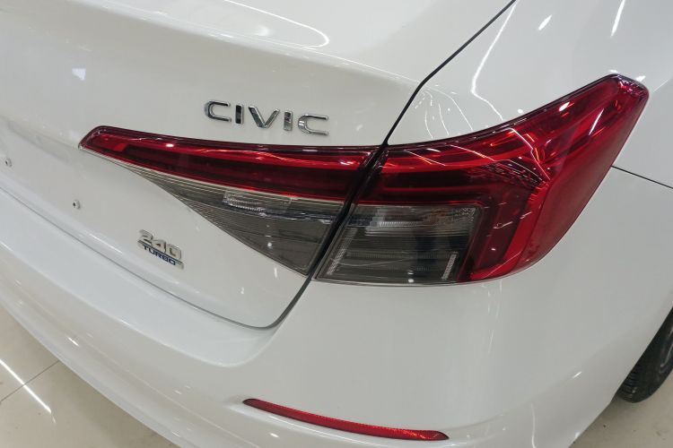 本田 思域 2023款 240TURBO CVT劲势版车身外观9