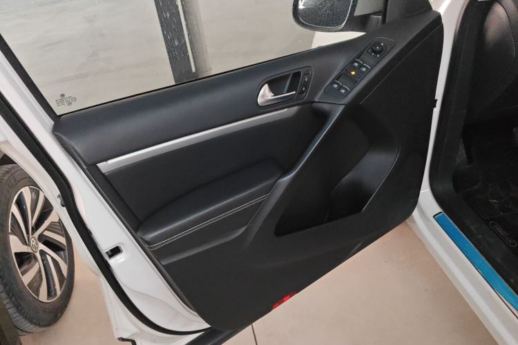 大众 途观 2016款 280TSI 自动两驱丝绸之路舒适版中控内饰7007