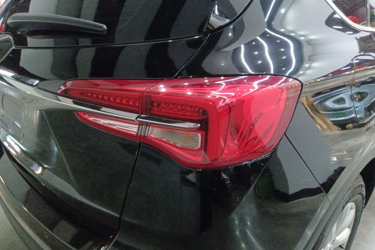 别克 昂科威 2020款 20T 两驱精英型车身外观9