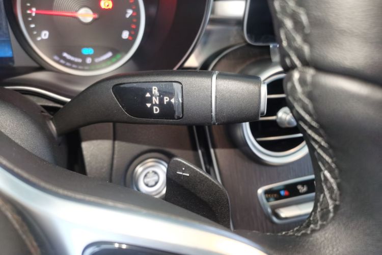 奔驰C级 2019款 C 260 L中控内饰18