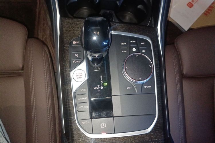 宝马3系 2020款 改款 325Li M运动套装中控内饰18