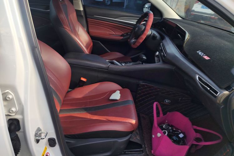 长安 逸动 2021款 PLUS 蓝鲸NE 1.4T GDI DCT尊贵型局部细节41