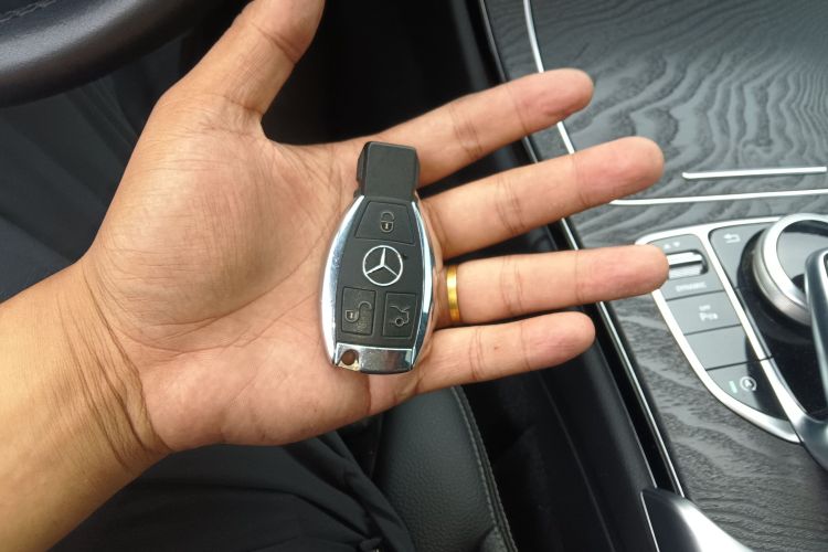 奔驰C级 2017款 改款 C 200 L 运动版中控内饰7001