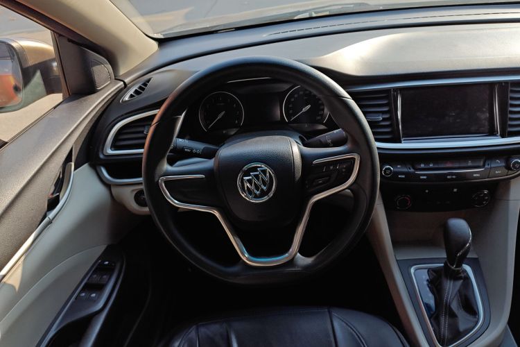 别克 英朗 2015款 15N 自动精英型中控内饰13