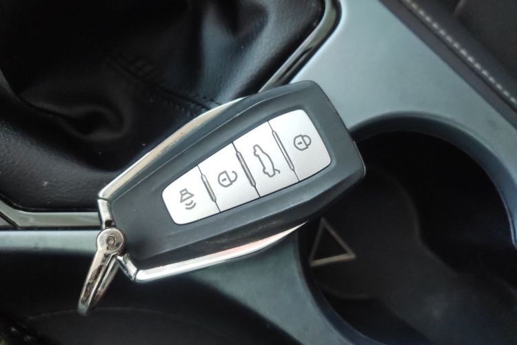 吉利汽车 帝豪 2021款 UP 1.5L 手动豪华型中控内饰11