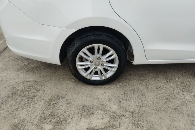 海马M3 2017款 1.5L 手动时尚型车身外观6008