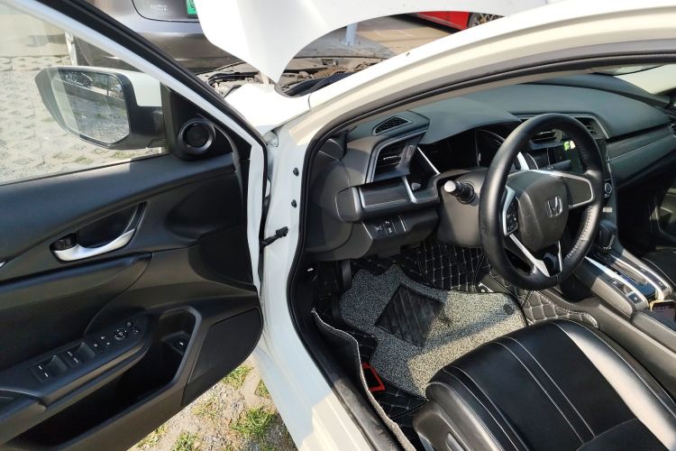 本田 思域 2019款 220TURBO CVT劲动版 国VI中控内饰7002