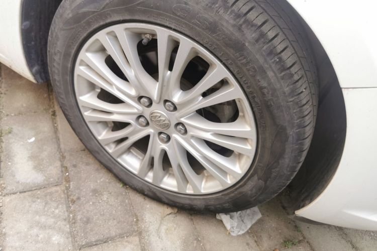 别克 英朗 2017款 15N 手动精英型车身外观10