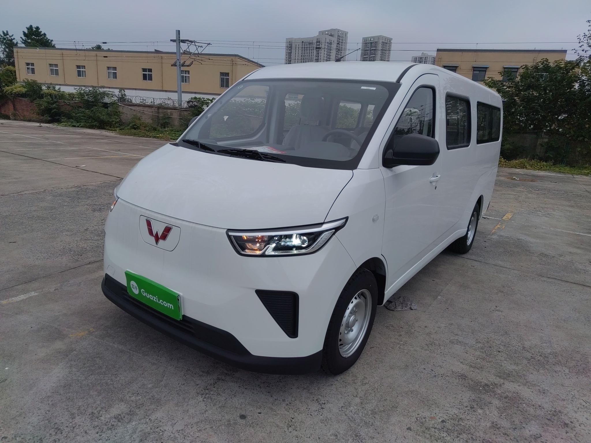 五菱汽车 五菱扬光 2024款 300KM 舒适型客车版 75kW