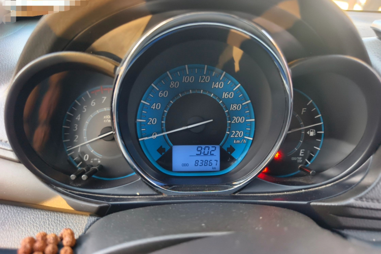 丰田 YARiS L 致炫 2014款 1.3E 手动魅动版中控内饰14