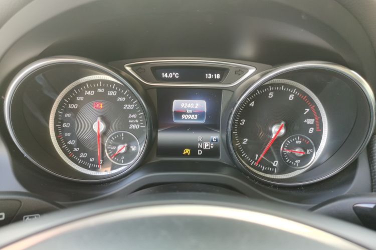 奔驰GLA 2018款 GLA 200 时尚型中控内饰14