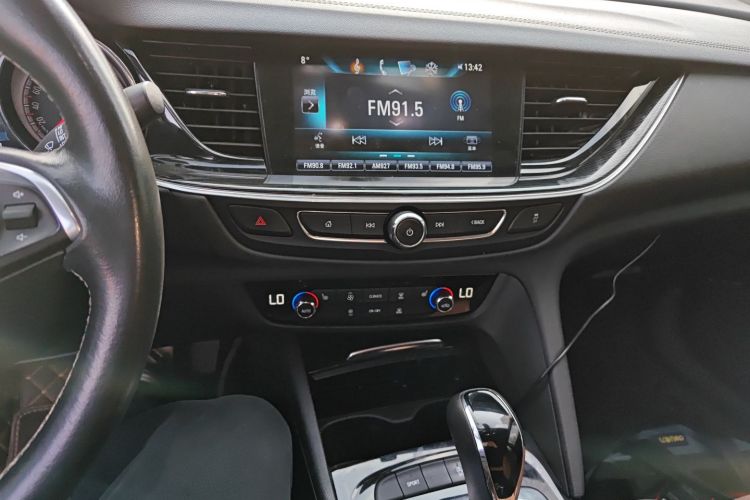 别克 君威 2019款 20T 豪华型 国VI中控内饰16